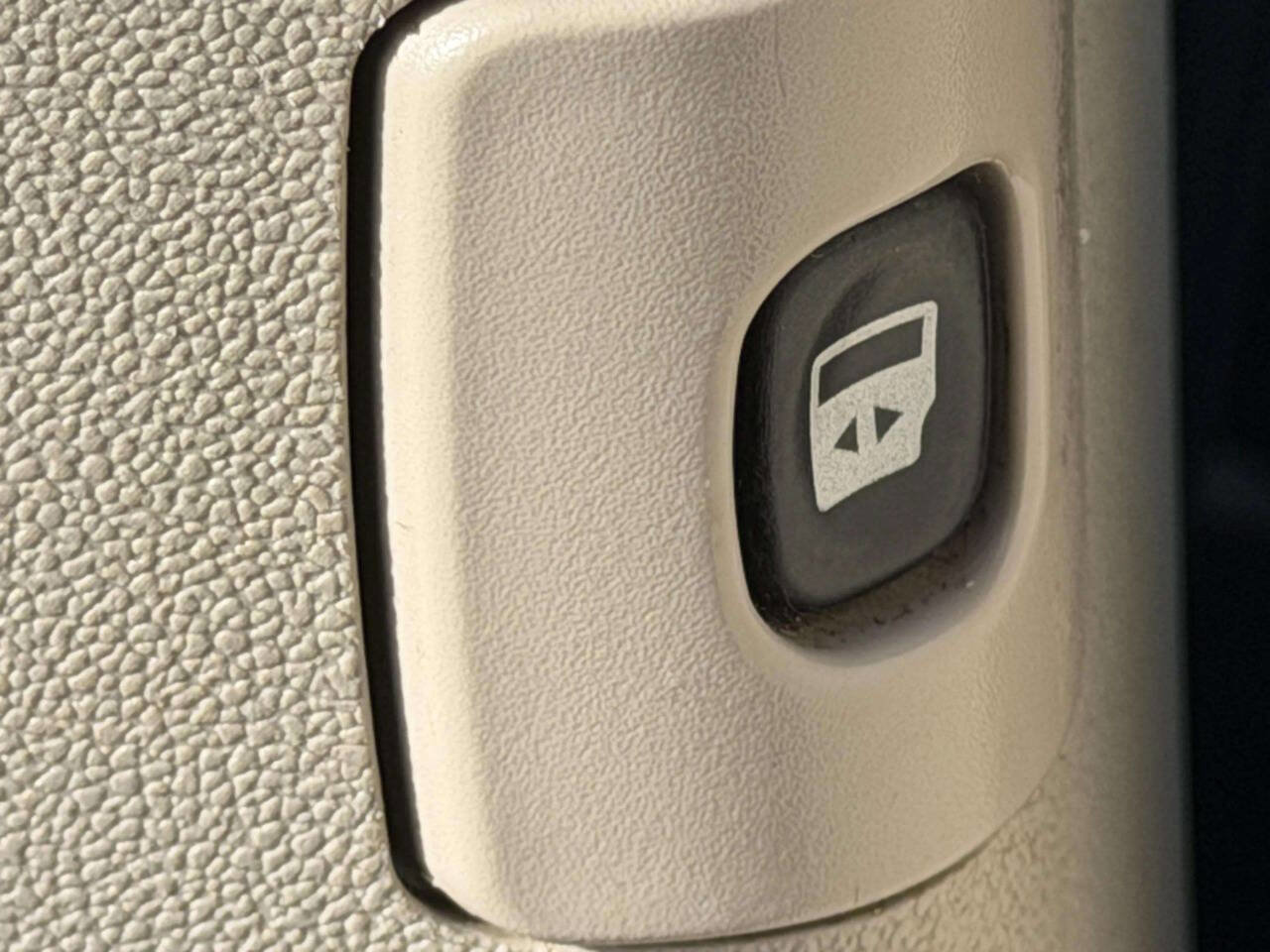 Used 2011 Dodge Grand Caravan Crew w/ Entertainment Group 1 image 26