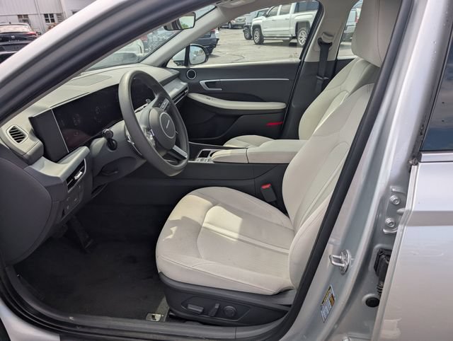 Used 2025 Hyundai Sonata SEL FWD image 13