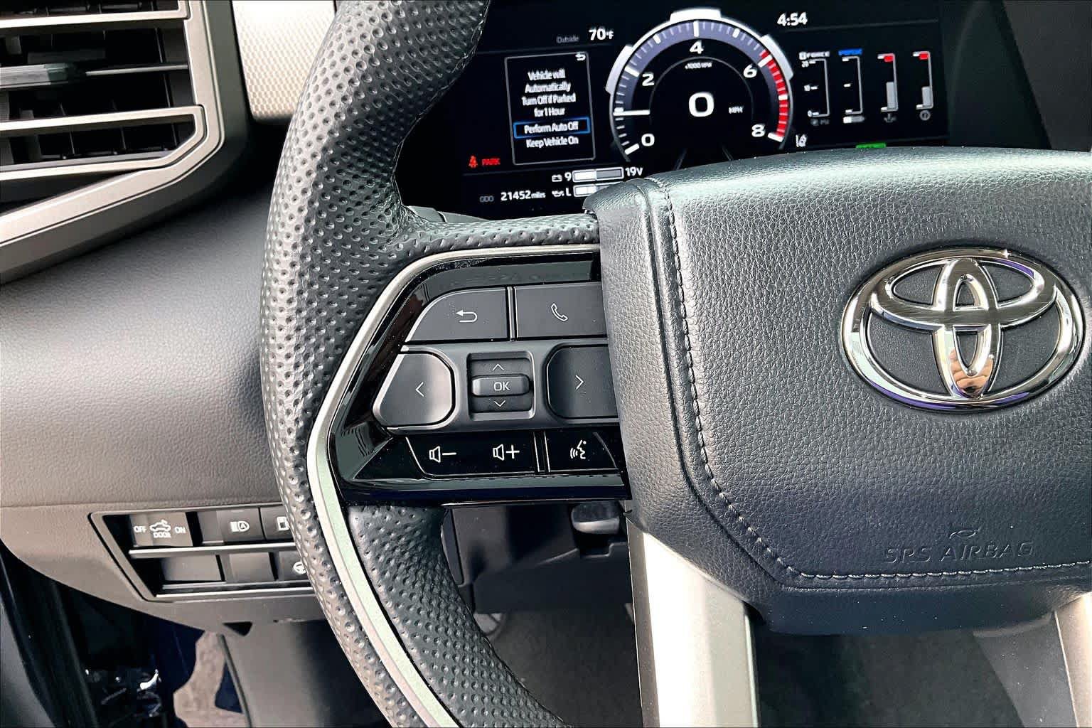 Used 2024 Toyota Tundra Limited AWD/4WD image 23