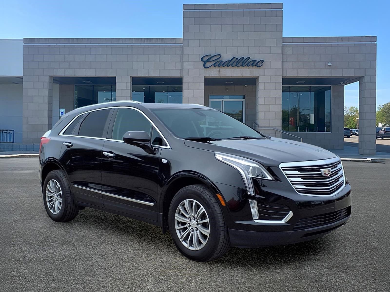 Used 2019 Cadillac XT5 Luxury AWD/4WD image 3