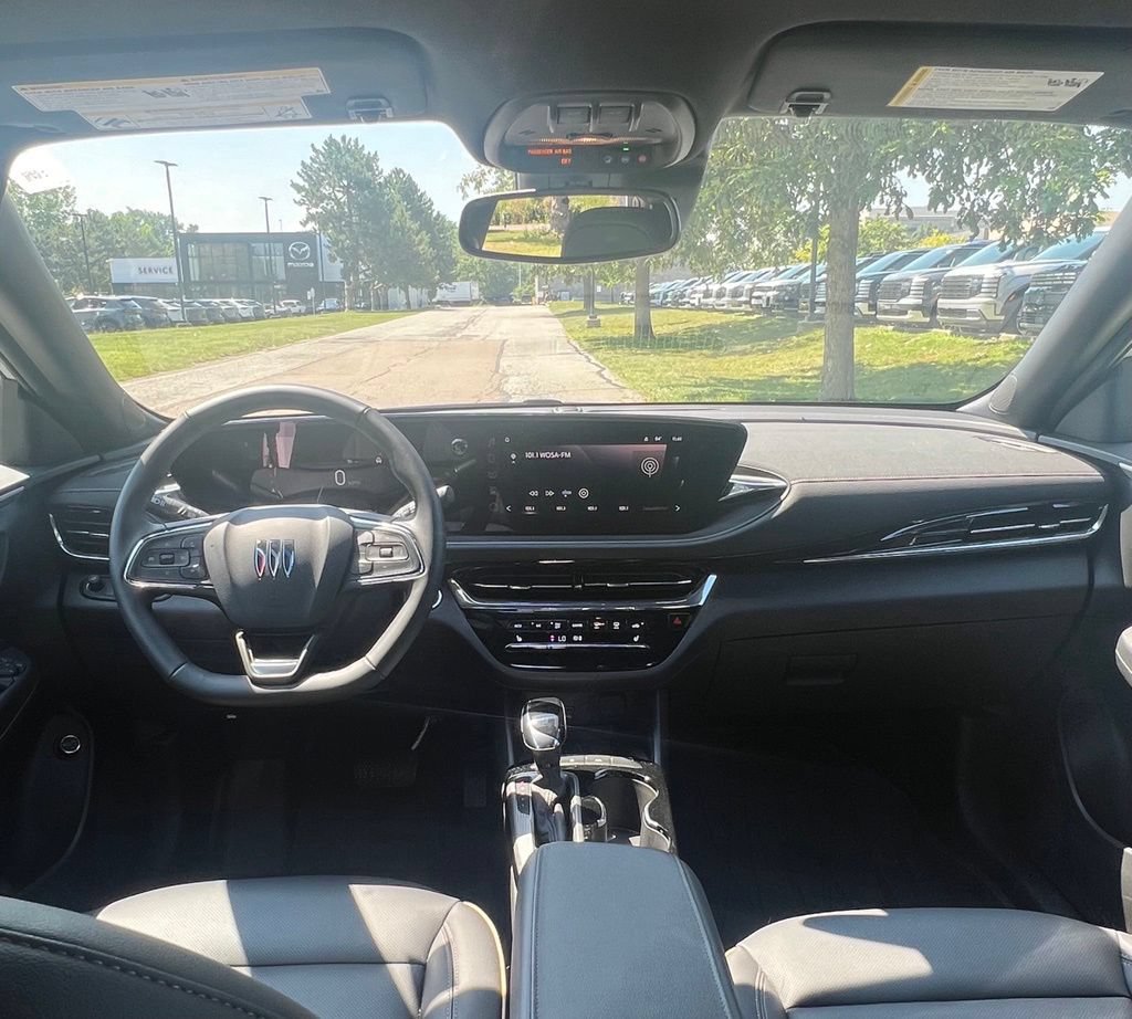 Used 2026 Buick Envista Avenir FWD image 3