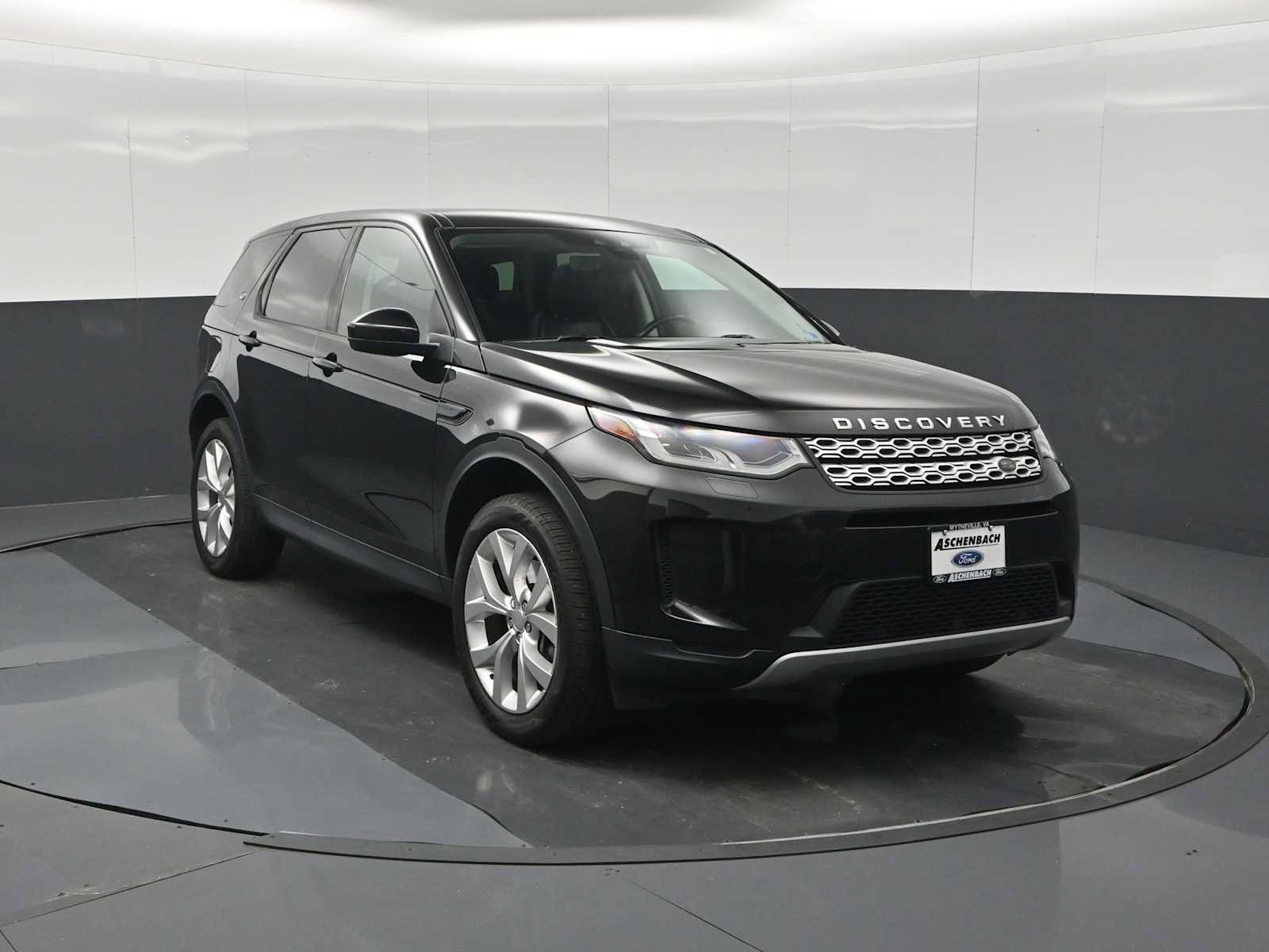 Used 2020 Land Rover Discovery Sport SE AWD/4WD image 2