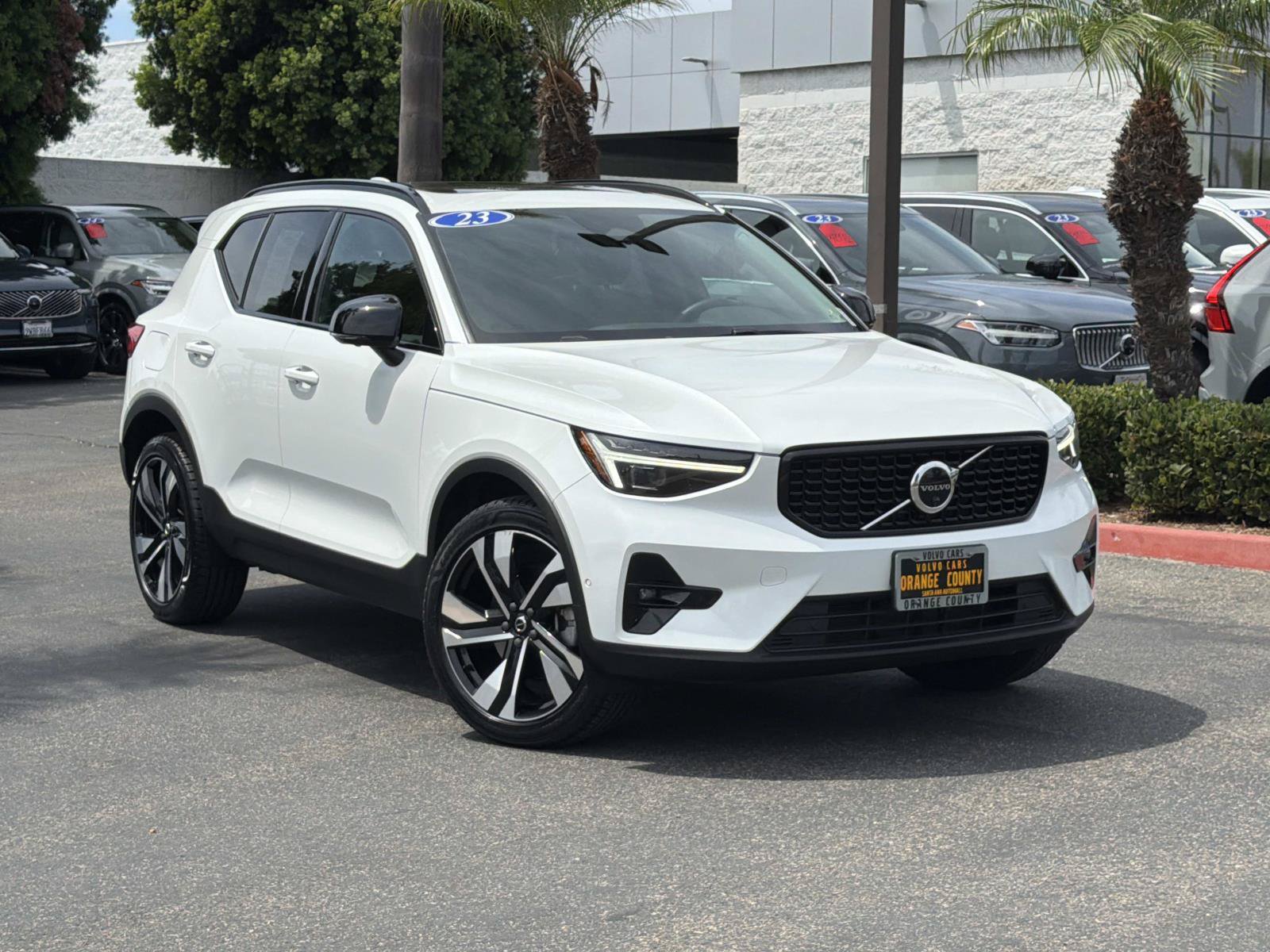Certified 2023 Volvo XC40 B5 Ultimate AWD/4WD image 1