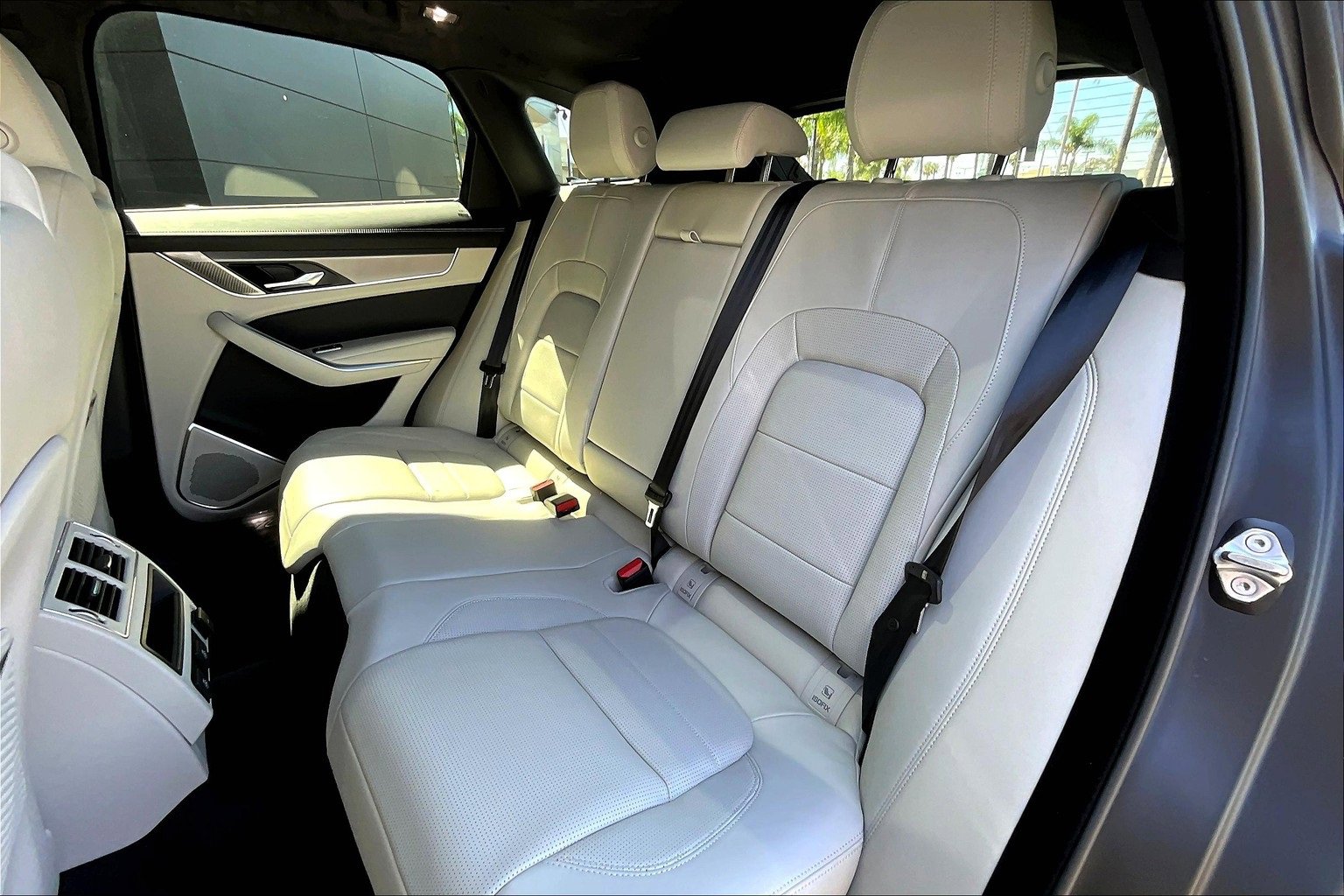 New 2026 Jaguar F-PACE R-Dynamic S image 10