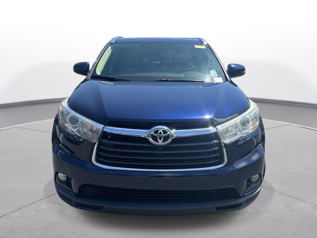 Used 2016 Toyota Highlander XLE FWD image 3