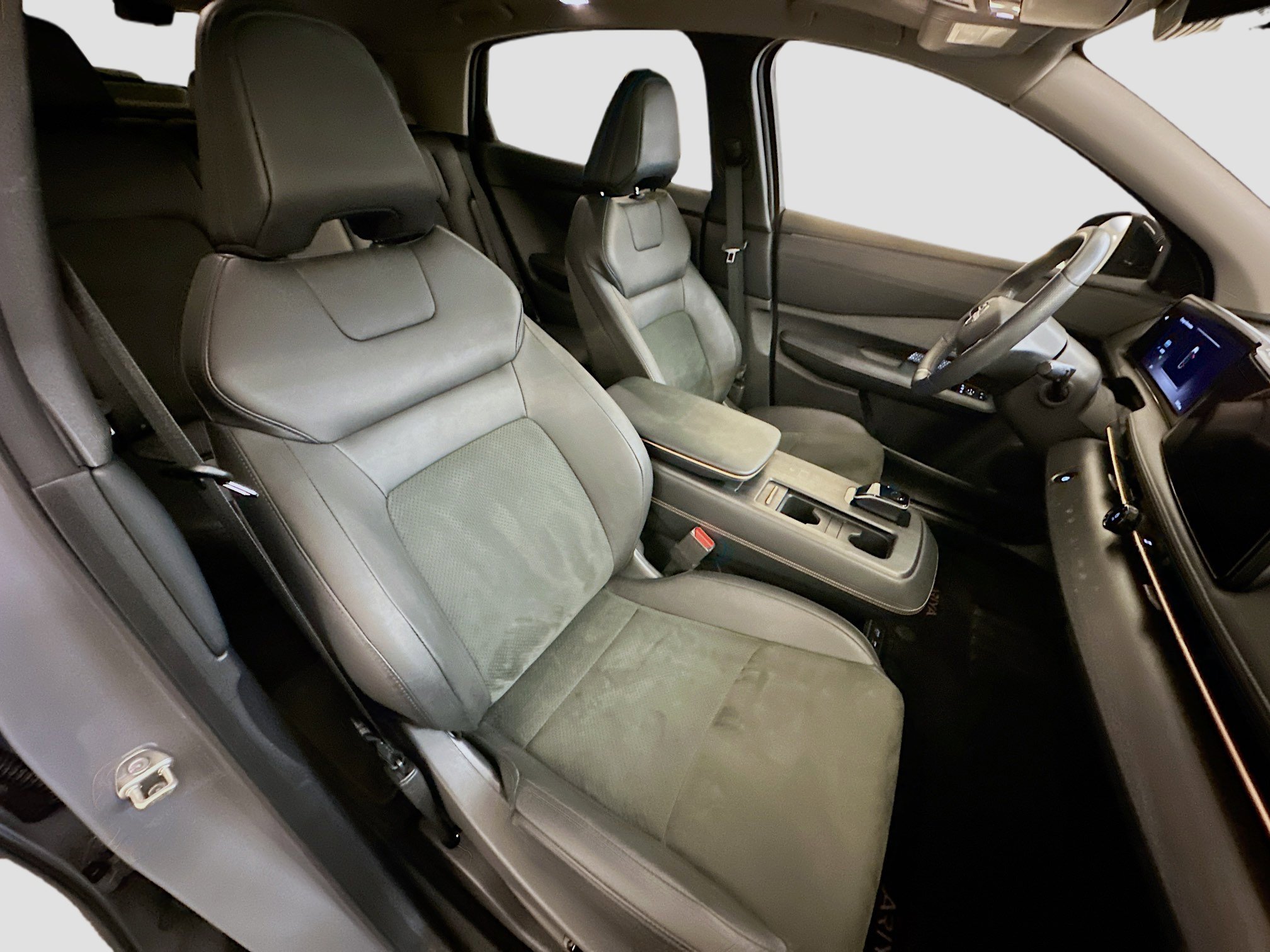 Used 2023 Nissan Ariya AWD image 34