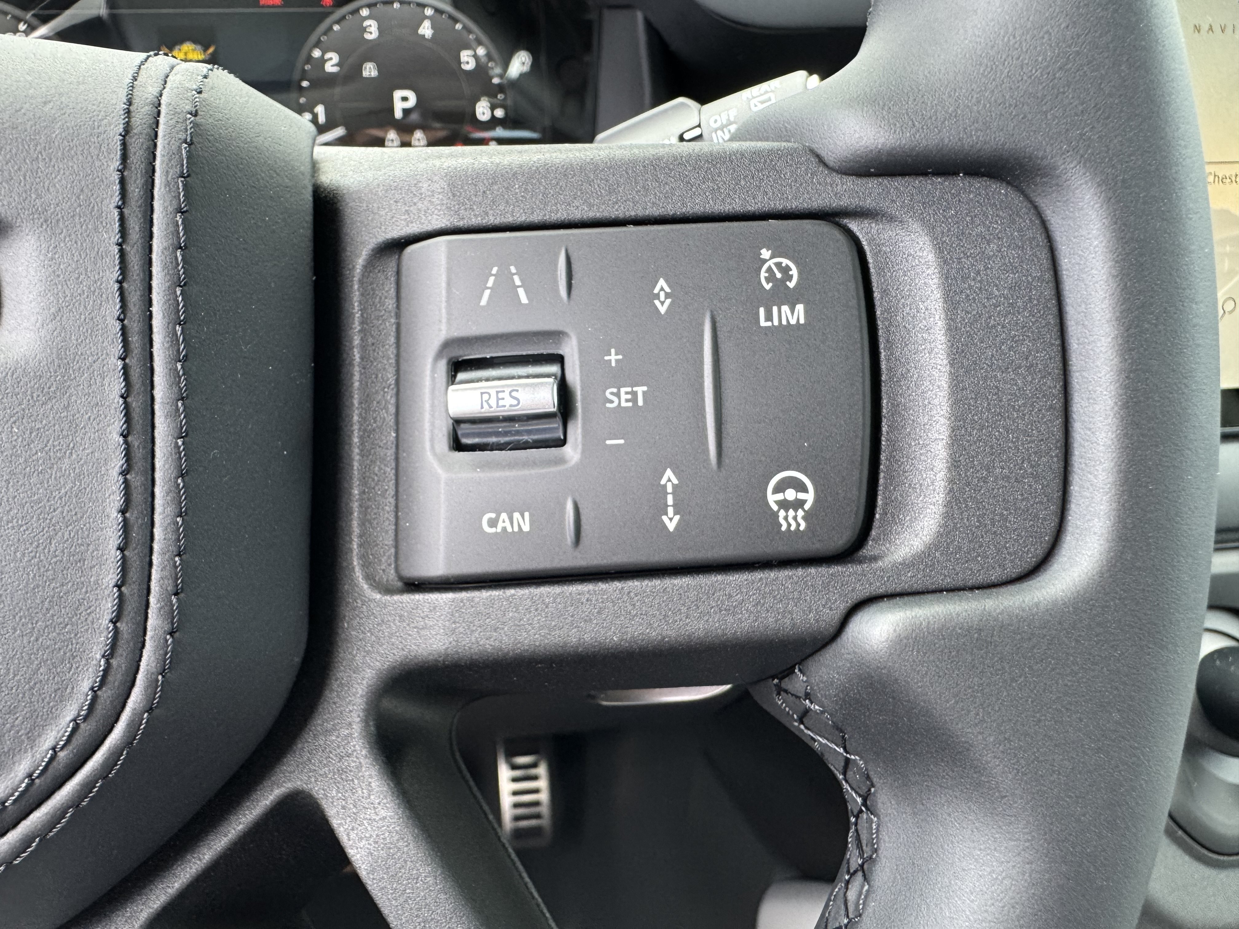 Used 2025 Land Rover Defender 130 V8 AWD/4WD image 18