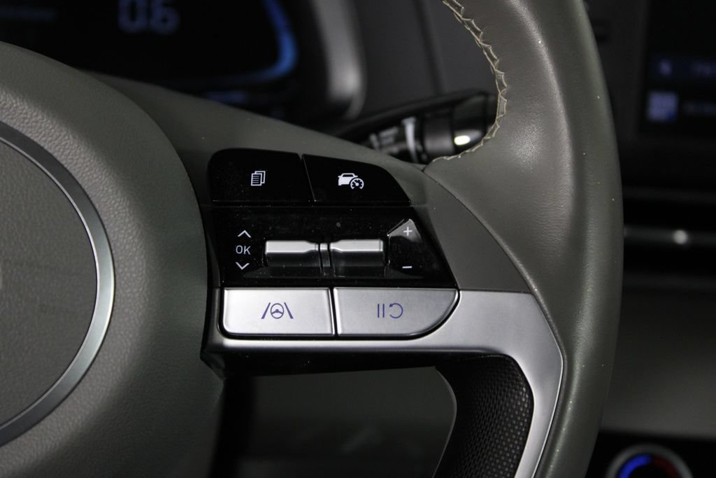 Certified 2025 Hyundai Elantra Sport FWD image 27