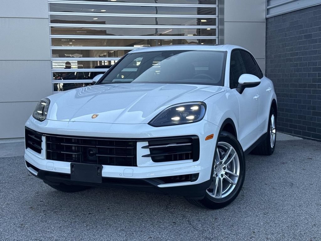 Used 2024 Porsche Cayenne w/ Premium Package AWD/4WD image 1