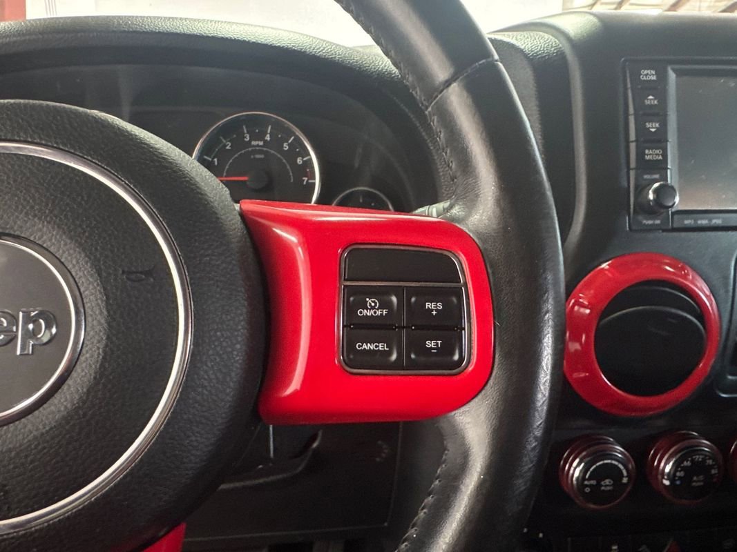 Used 2012 Jeep Wrangler Unlimited Rubicon w/ Dual Top Group image 10