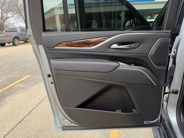 Used 2024 Cadillac Escalade ESV Luxury image 26