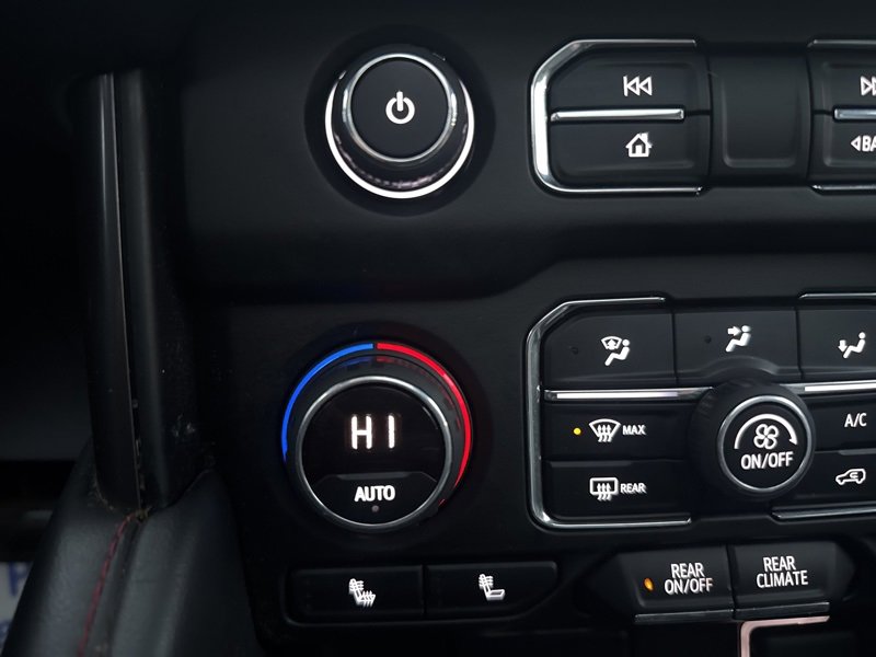 Used 2021 Chevrolet Suburban RST w/ Luxury Package image 34