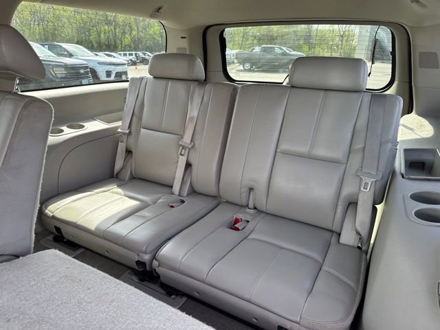 Used 2008 Chevrolet Suburban LT w/ LT Preferred Equipment Group AWD/4WD image 13