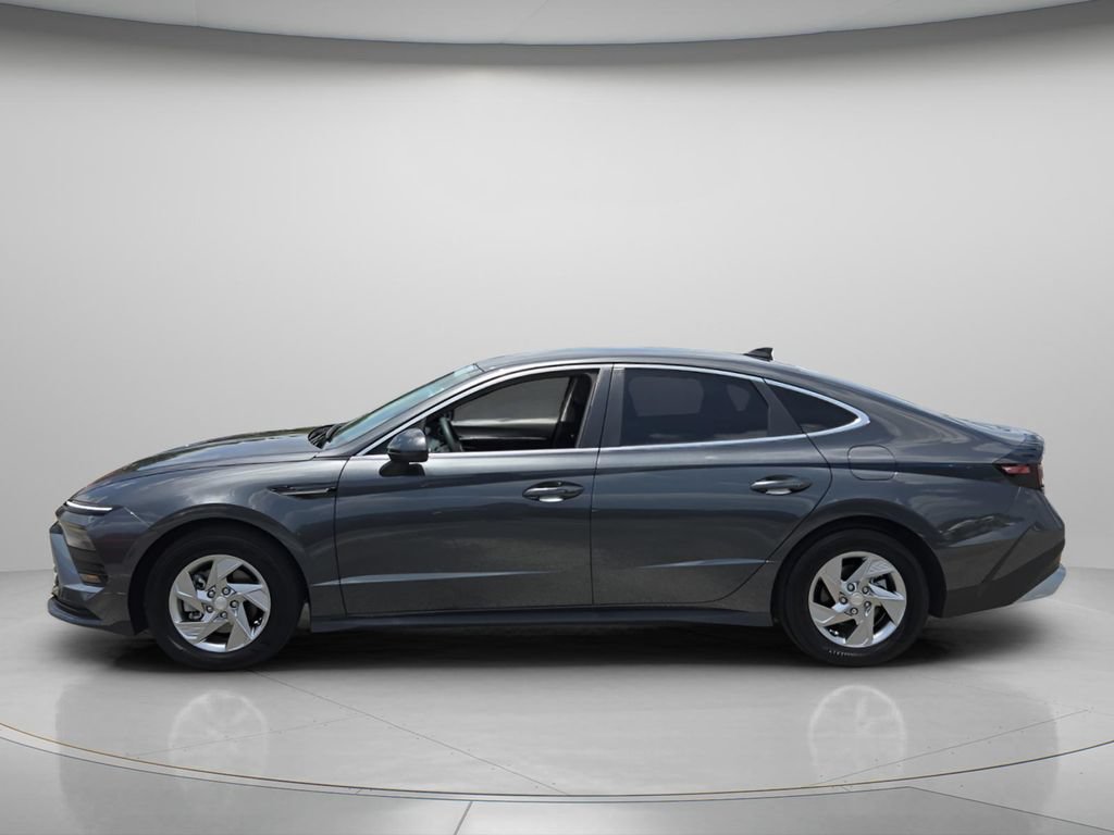 Certified 2025 Hyundai Sonata SE FWD image 3