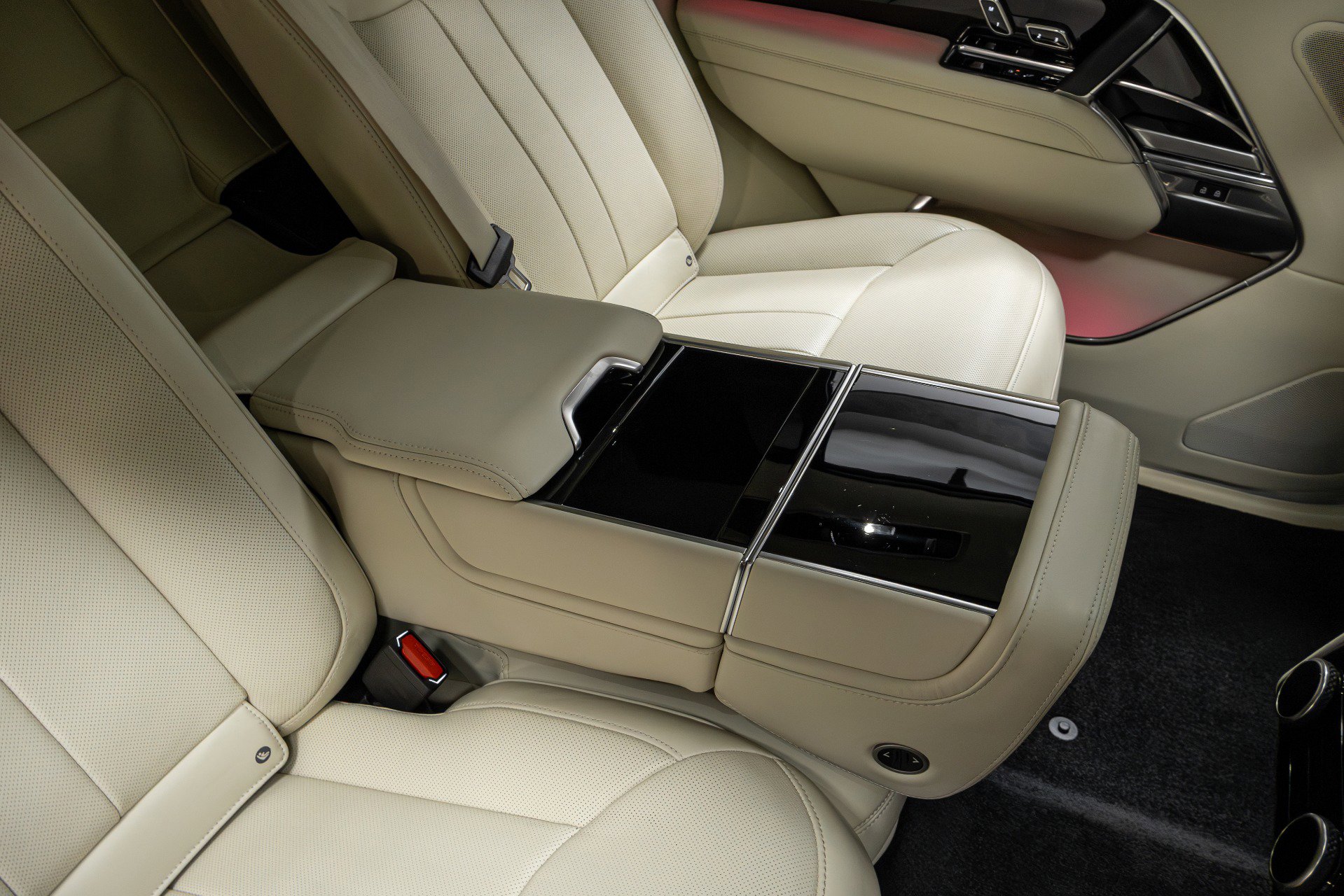 Used 2023 Land Rover Range Rover Long Wheelbase Autobiography image 24