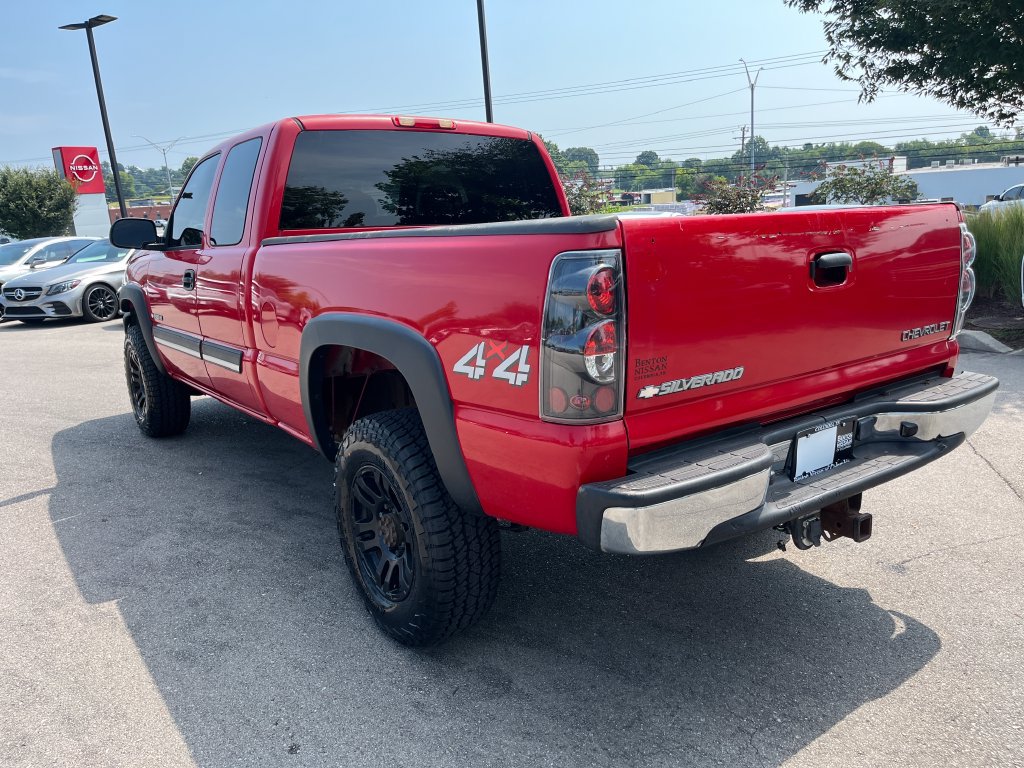 Used 2005 Chevrolet Silverado 2500 LS AWD/4WD image 3