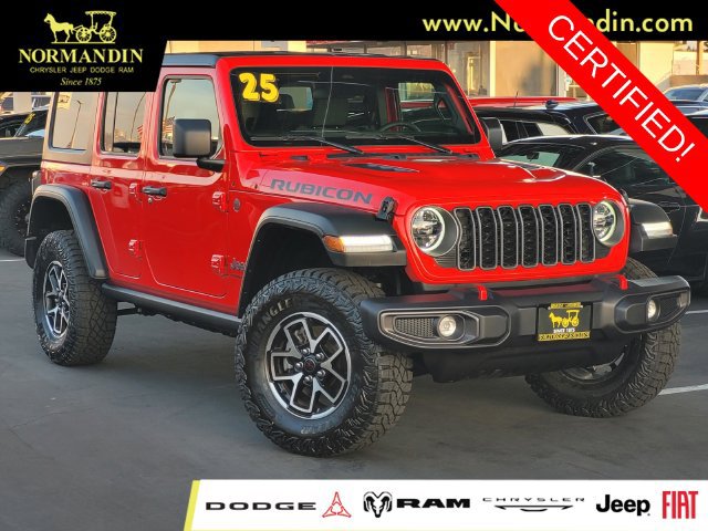 Certified 2025 Jeep Wrangler Unlimited Rubicon w/ Convenience Group AWD/4WD image 1