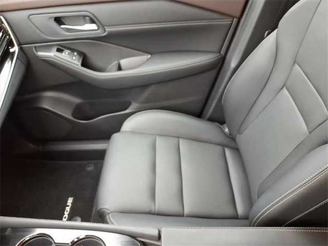 Used 2023 Nissan Rogue SL w/ SL Premium Package image 26