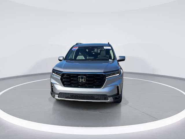 Used 2025 Honda Pilot Touring image 2