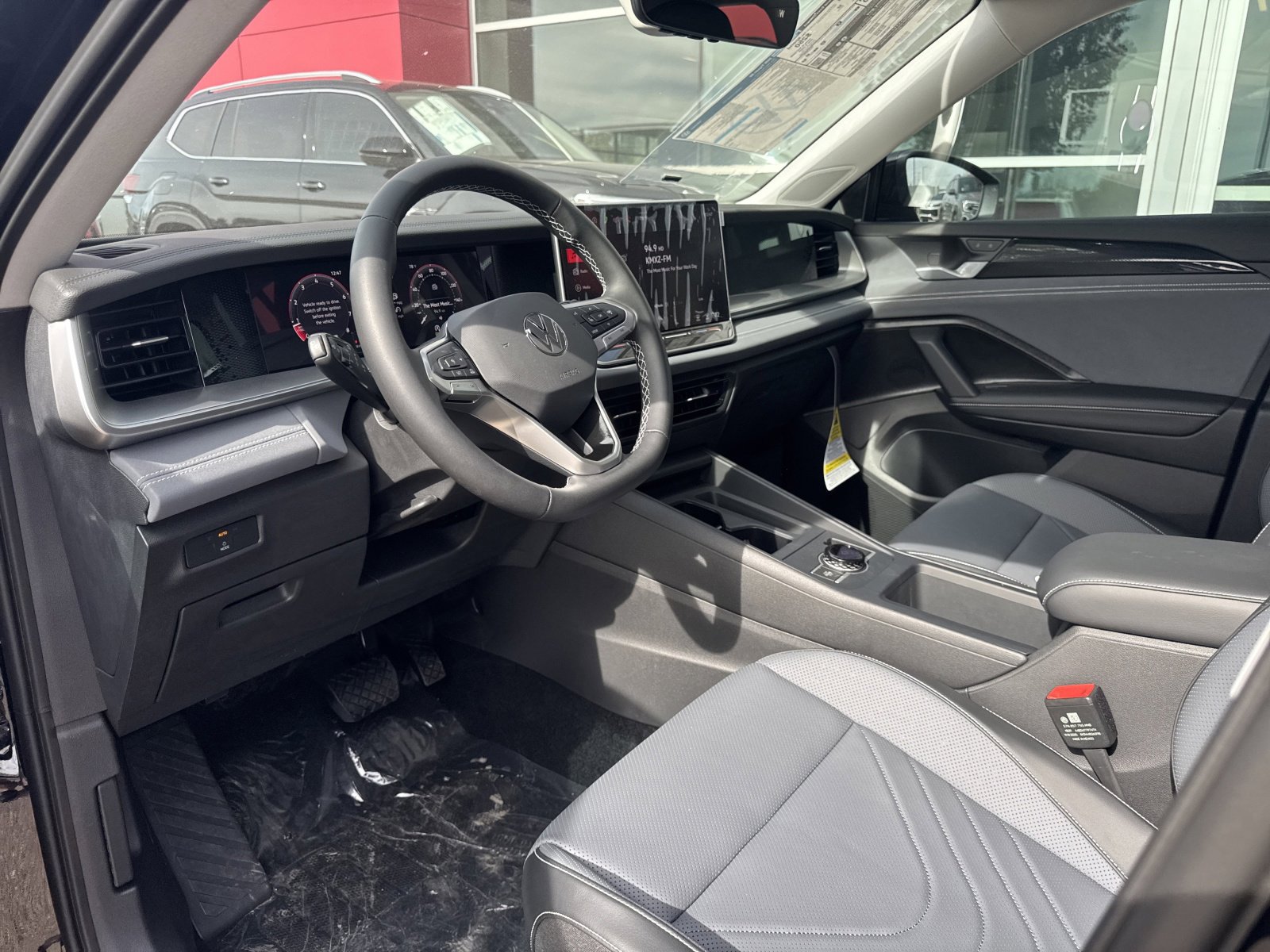 New 2026 Volkswagen Tiguan SE FWD image 13