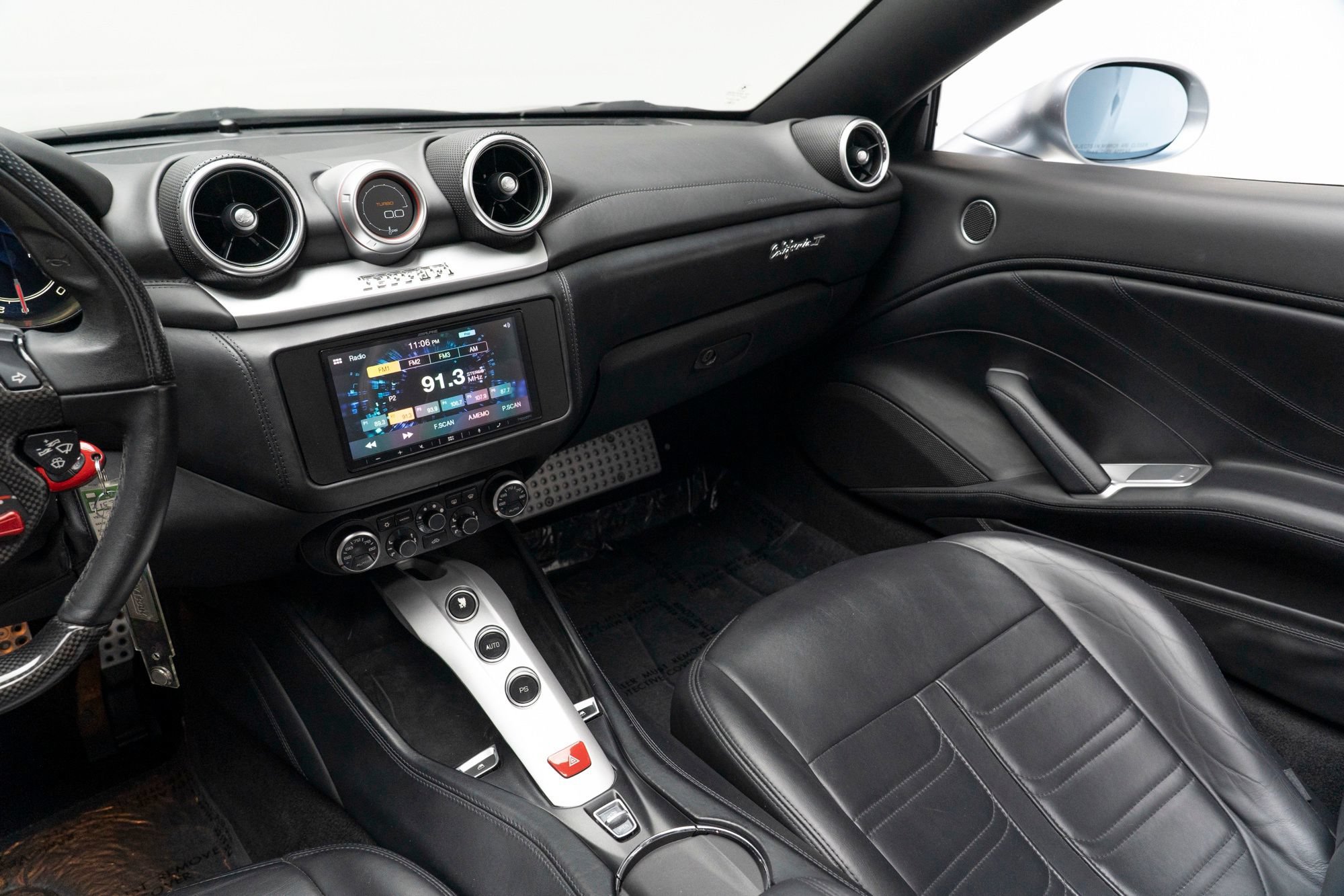 Used 2016 Ferrari California T RWD image 27