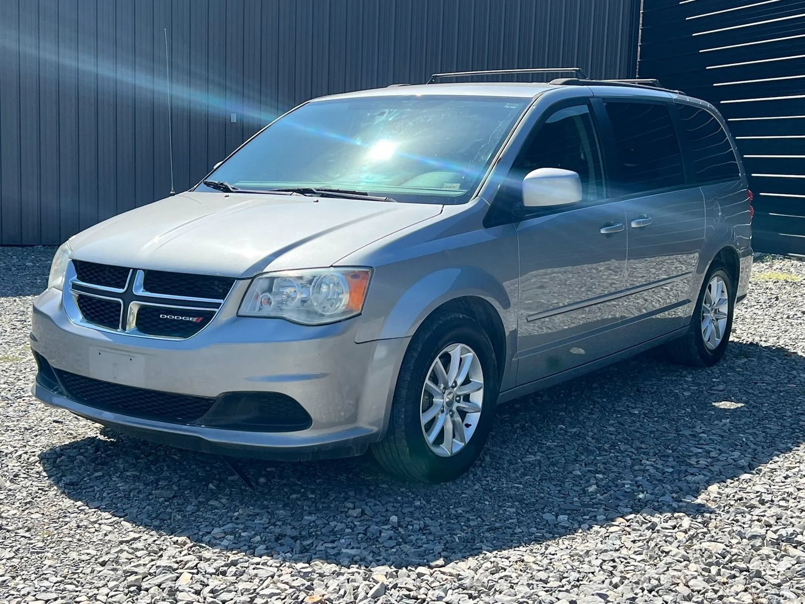 Used 2014 Dodge Grand Caravan SXT FWD image 1