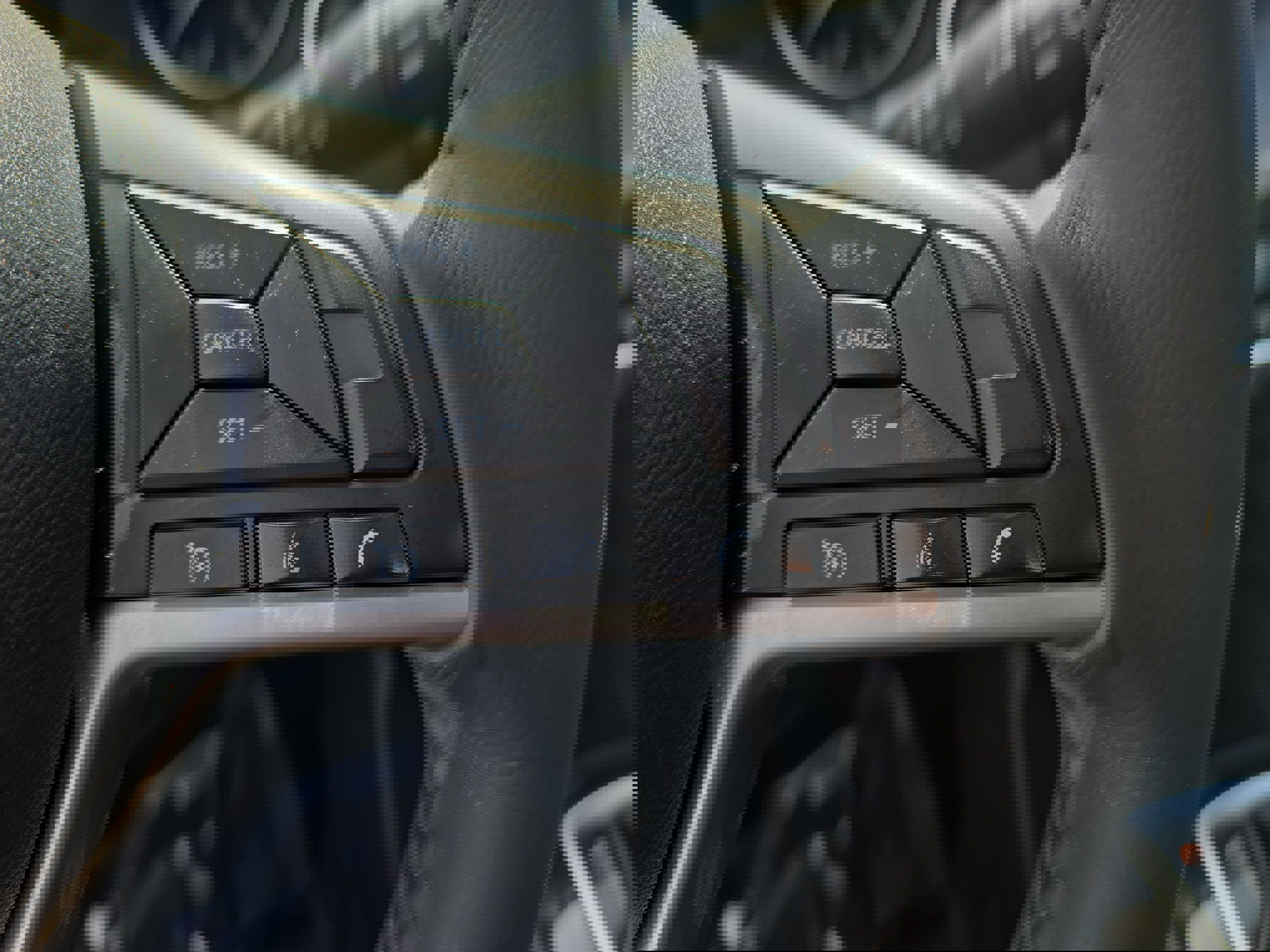 Used 2018 Nissan Rogue SV image 20