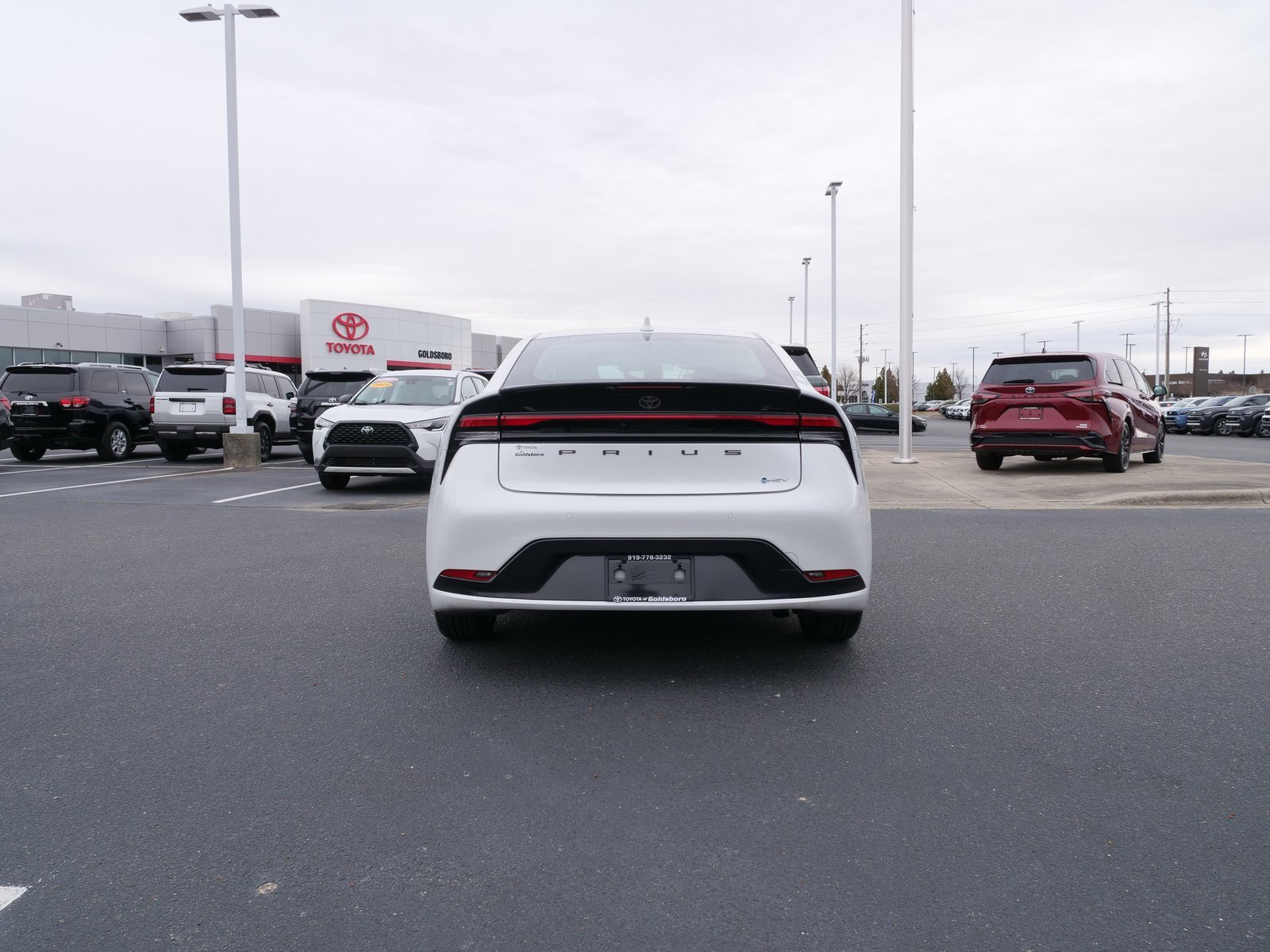 Used 2025 Toyota Prius XLE image 5