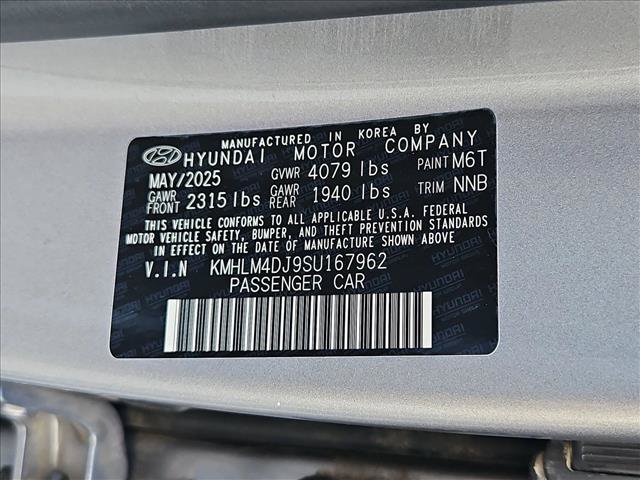 Used 2025 Hyundai Elantra SEL FWD image 25