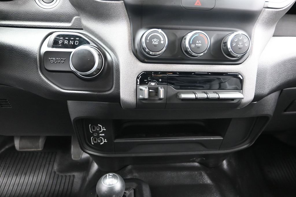 Used 2024 RAM 2500 Tradesman w/ Chrome Appearance Group AWD/4WD image 14