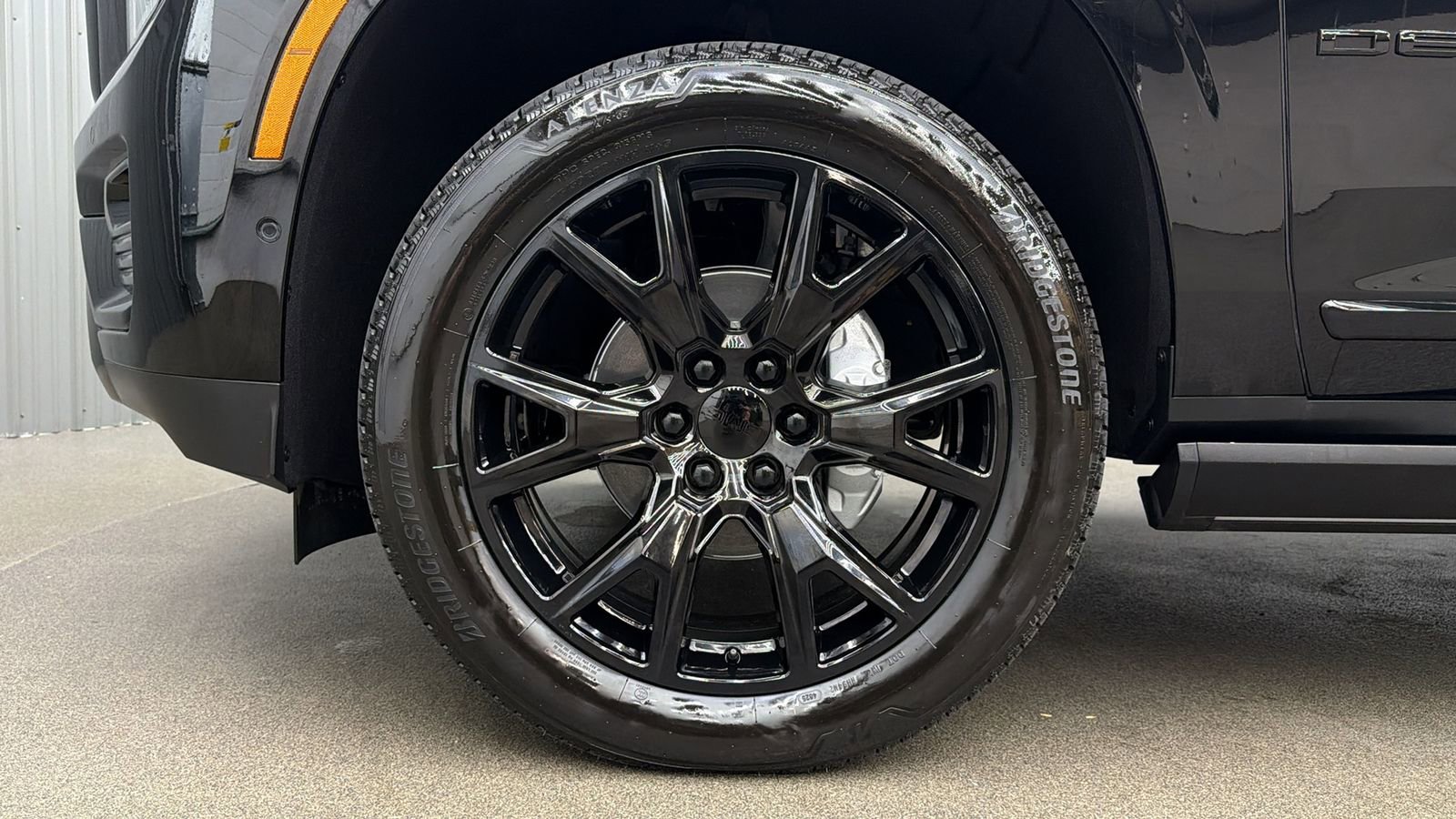 Used 2026 GMC Yukon Denali w/ Sun & Power Step Package AWD/4WD image 9