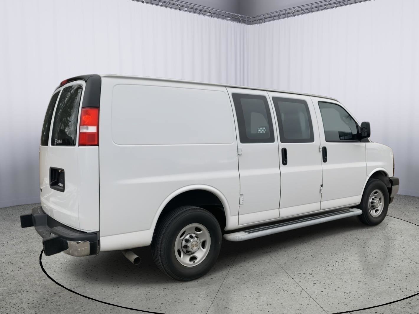Used 2024 Chevrolet Express 2500 w/ Driver Convenience Package image 7