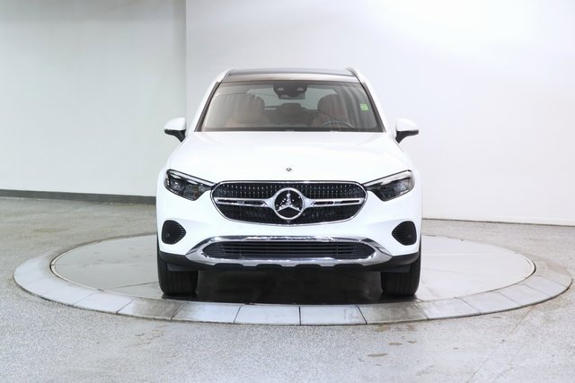 Used 2024 Mercedes-Benz GLC 300 4MATIC w/ Driver Assistance Package image 11