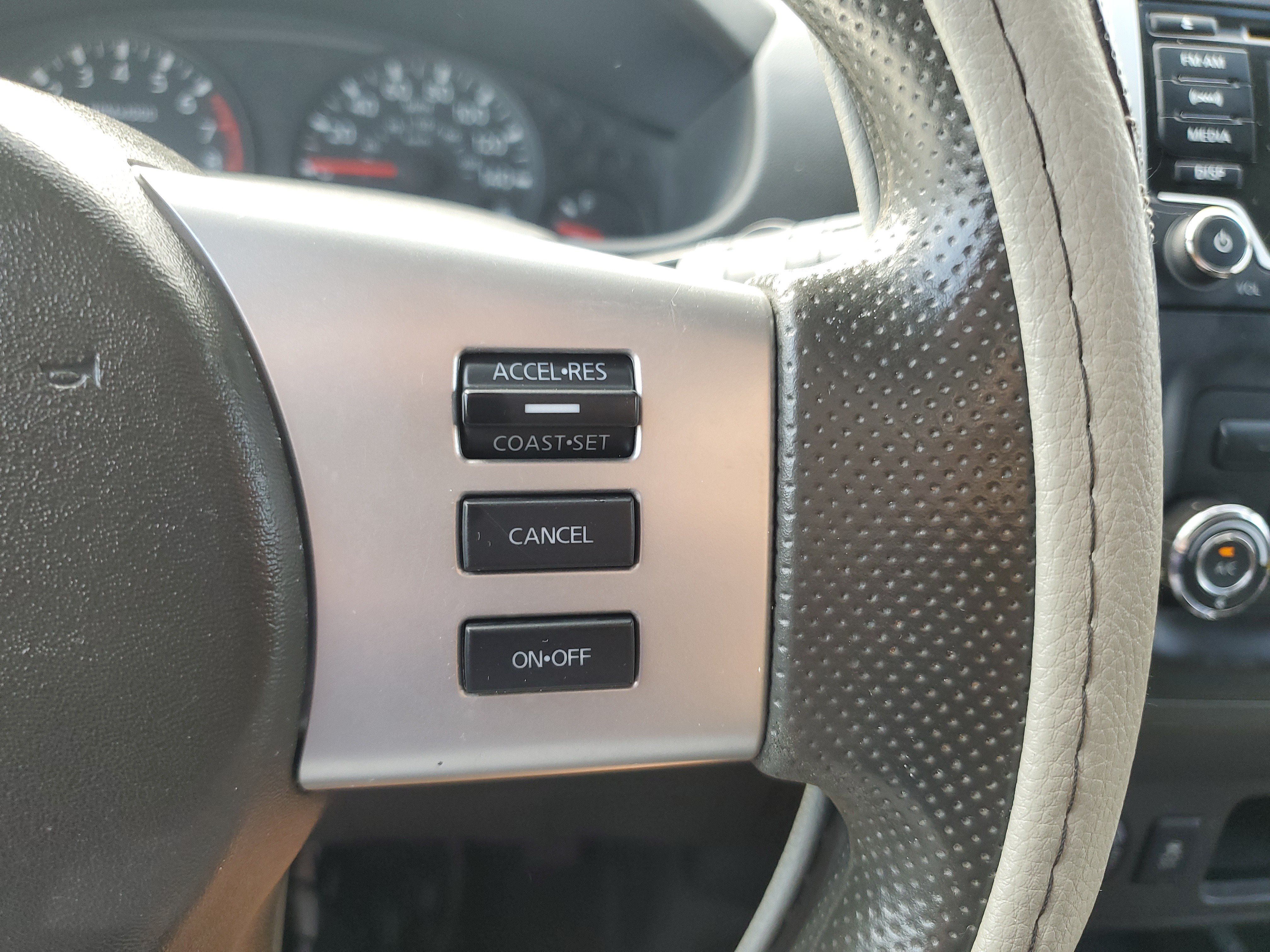 Used 2015 Nissan Frontier SV AWD/4WD image 19