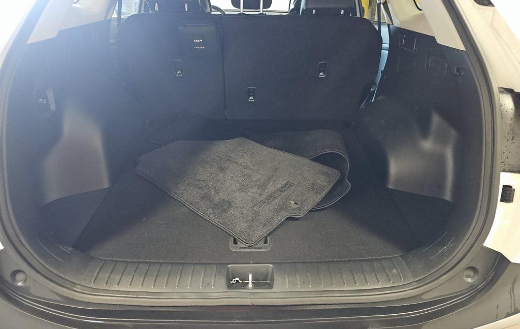 Used 2025 Kia Sportage EX w/ Premium Package image 5
