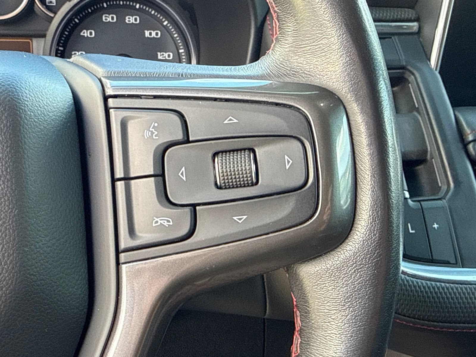 Used 2021 Chevrolet Suburban RST w/ Luxury Package AWD/4WD image 33