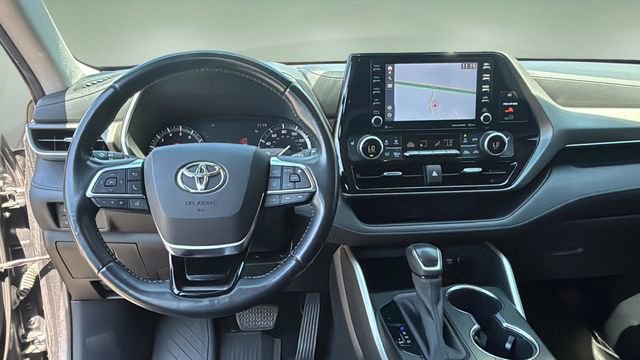 Used 2020 Toyota Highlander XLE AWD/4WD image 9