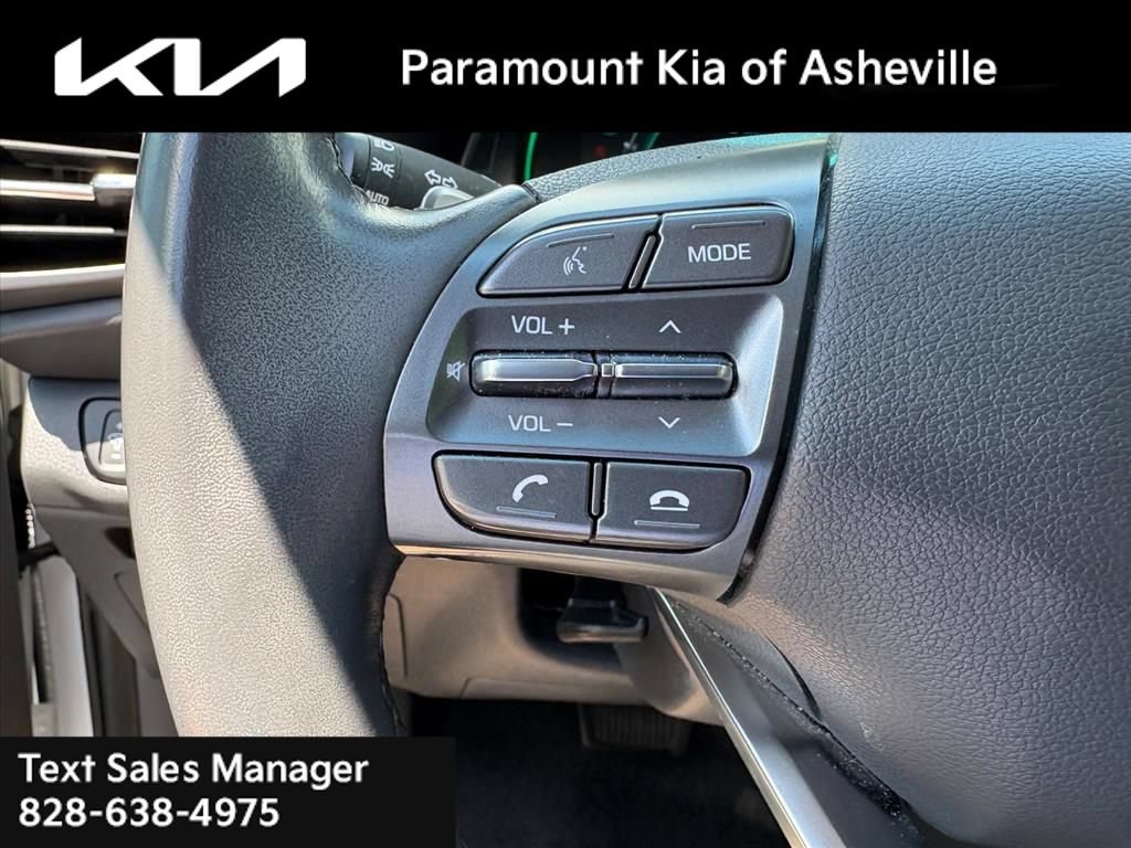 Used 2022 Hyundai Ioniq SE FWD image 12