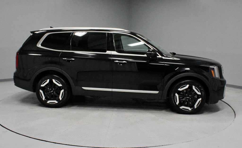 Used 2025 Kia Telluride S AWD/4WD image 6