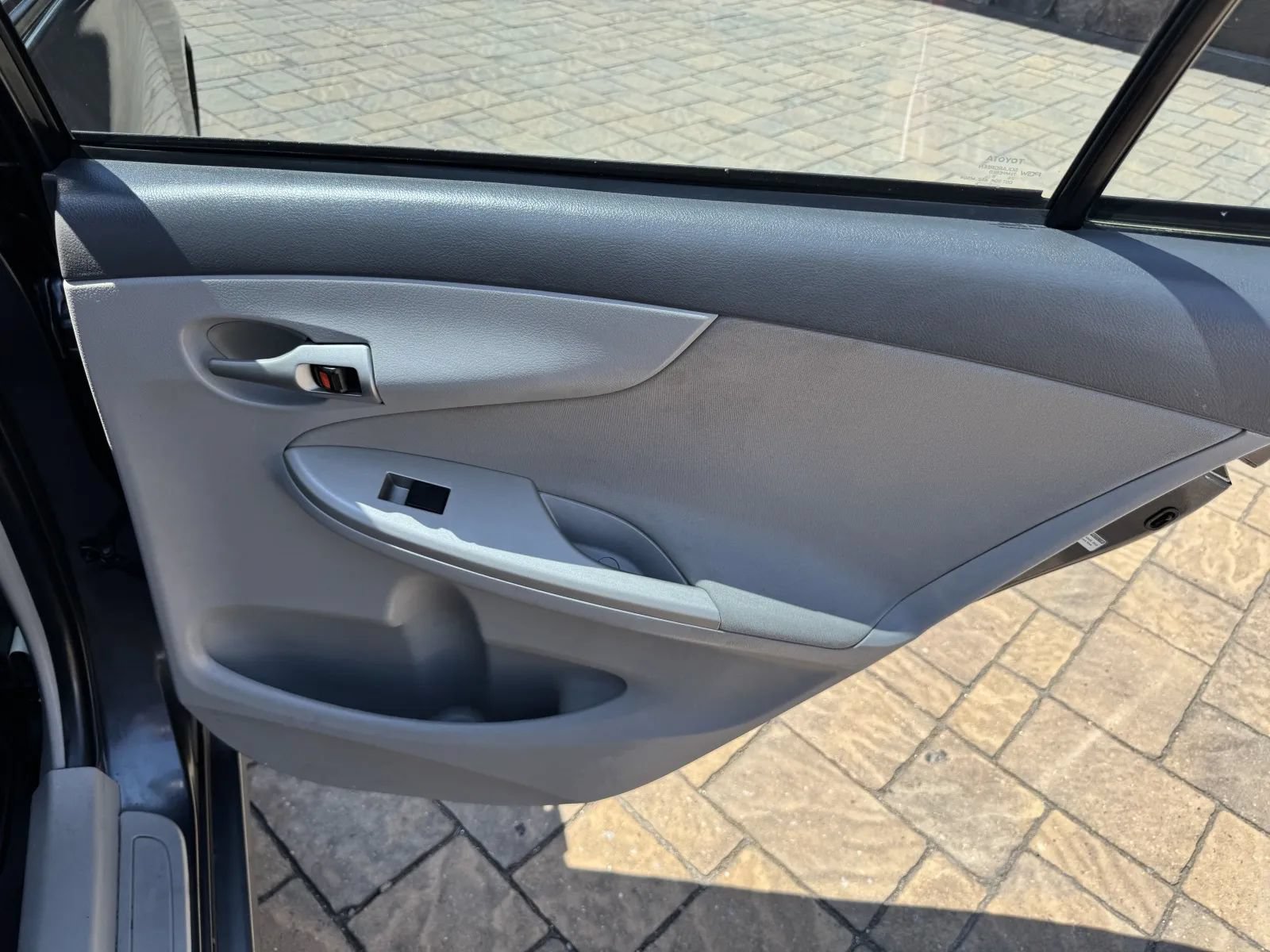 Used 2010 Toyota Corolla LE FWD image 30