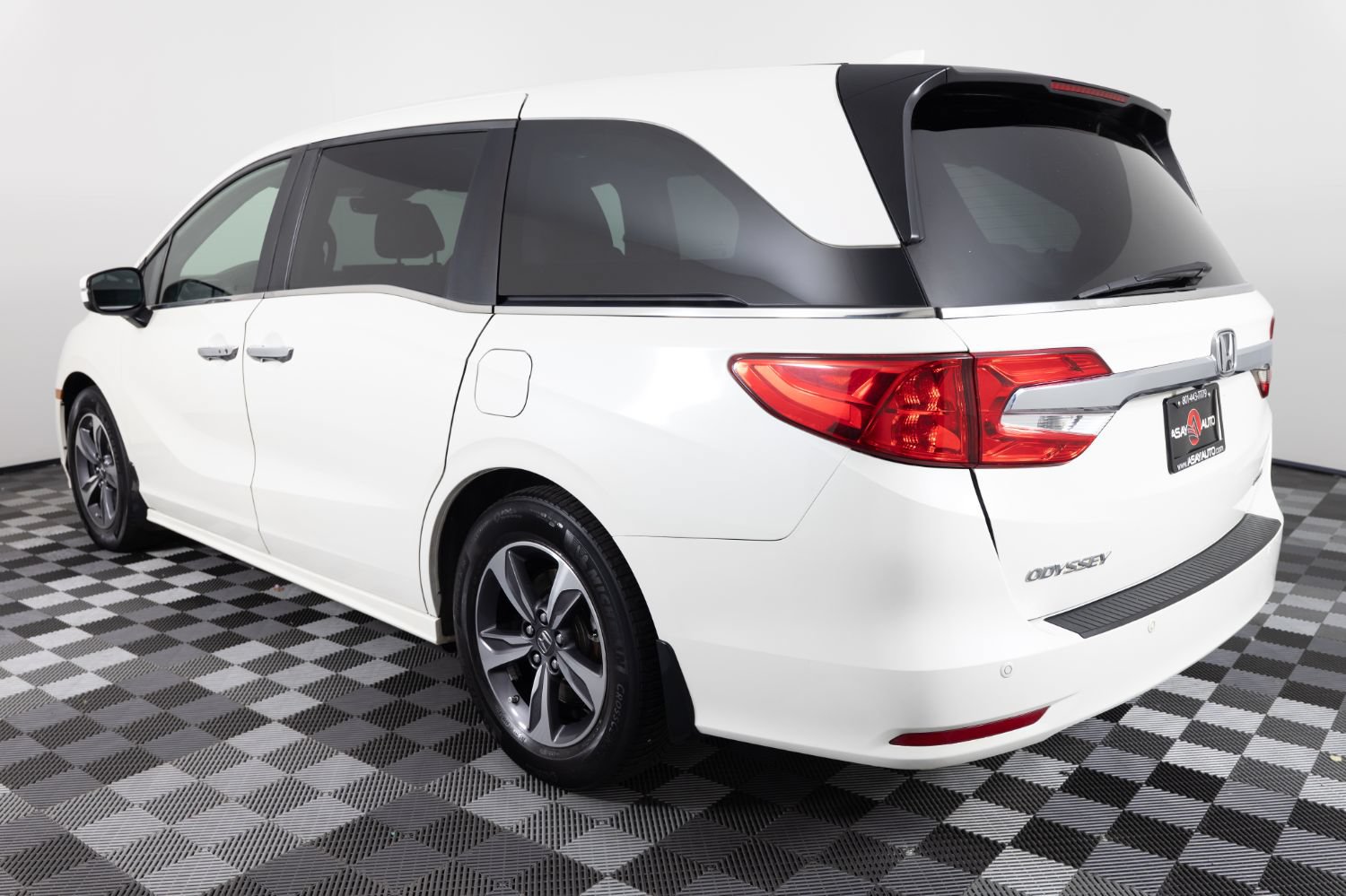 Used 2018 Honda Odyssey Touring image 5