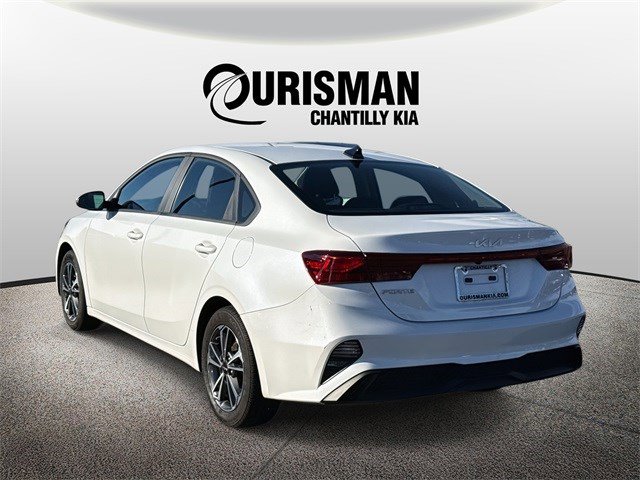 Used 2023 Kia Forte LXS w/ LXS Technology Package image 4