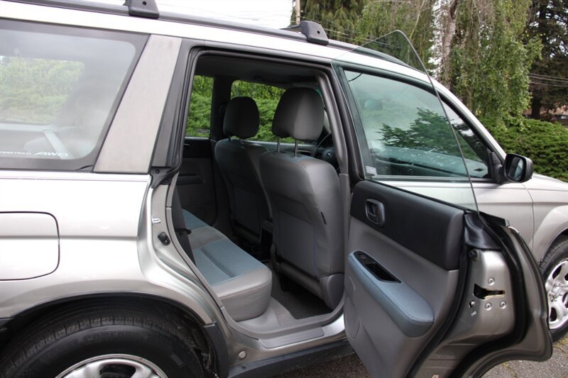 Used 2005 Subaru Forester 2.5X AWD/4WD image 6