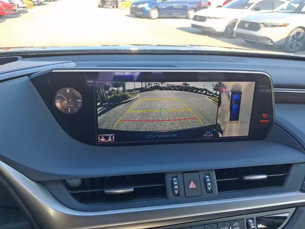 Used 2019 Lexus ES 350 Ultra Luxury w/ Accessory Package 2 FWD image 29