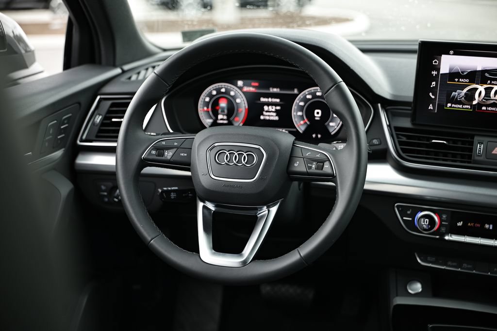 Used 2025 Audi Q5 Premium Plus w/ Premium Plus AWD/4WD image 29