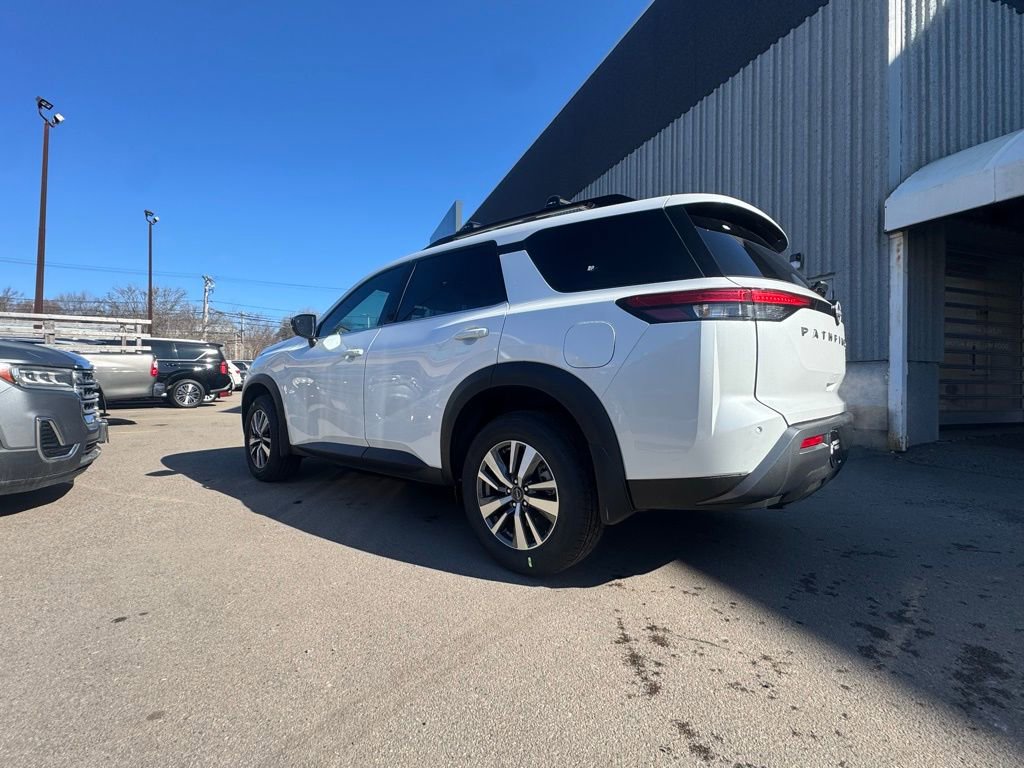 New 2026 Nissan Pathfinder SL image 8