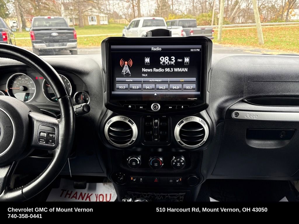 Used 2017 Jeep Wrangler Unlimited Rubicon w/ Cold Weather Group image 19