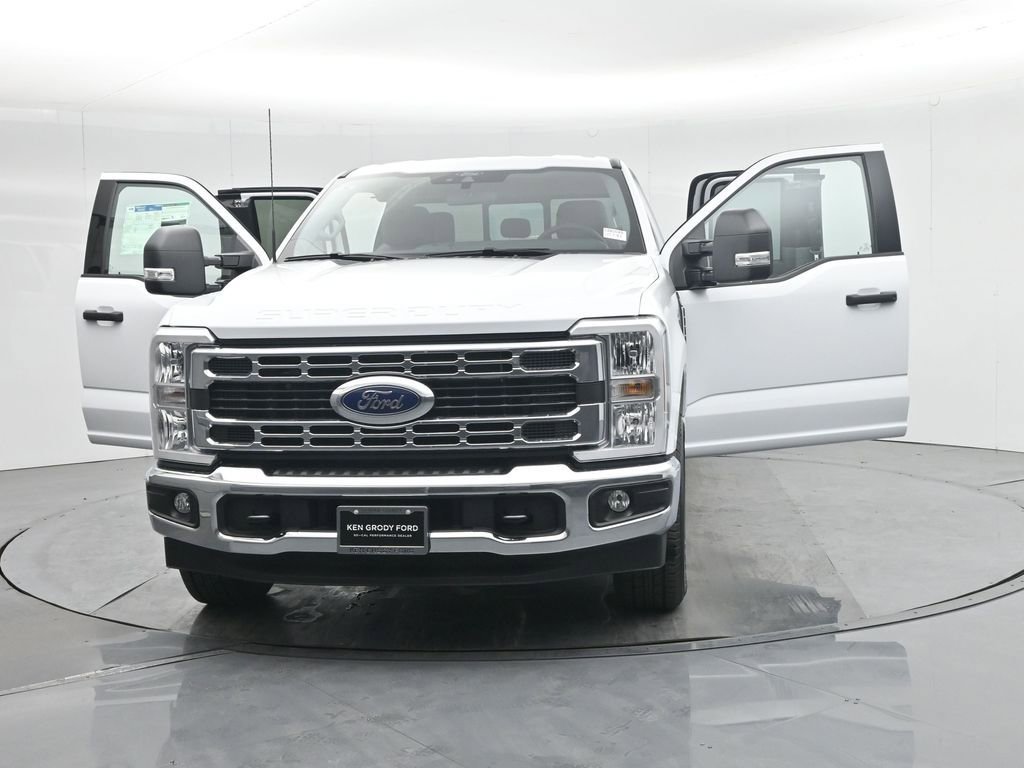 New 2026 Ford F350 XLT image 30