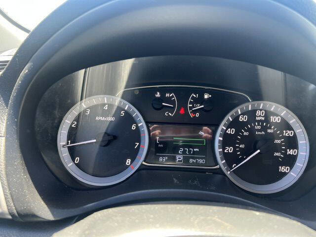 Used 2014 Nissan Sentra SR w/ Premium Package FWD image 14