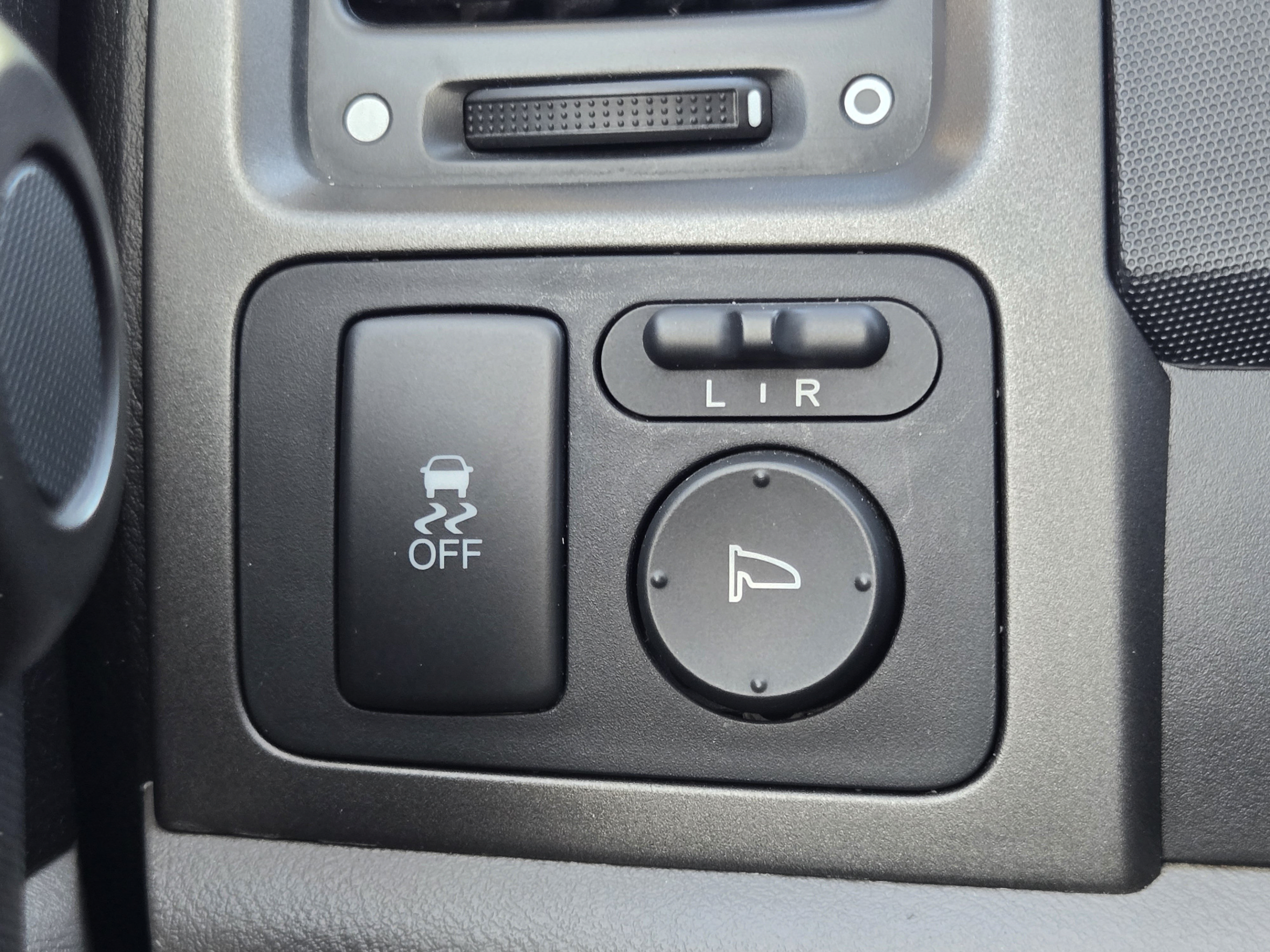 Used 2011 Honda CR-V LX image 17